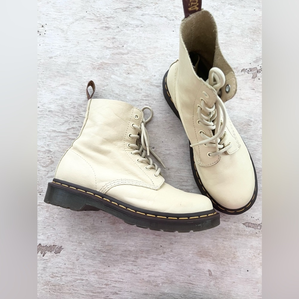 The Original Dr. Martens 1460 Pascal Buttery soft creamy leather size 7